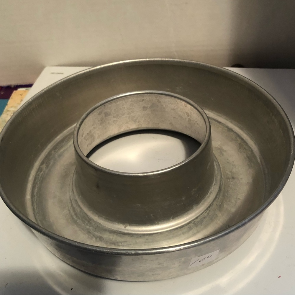Vintage Aluminum Bundt Cake Pan- jello or Savarian mold - great farmhouse - gift